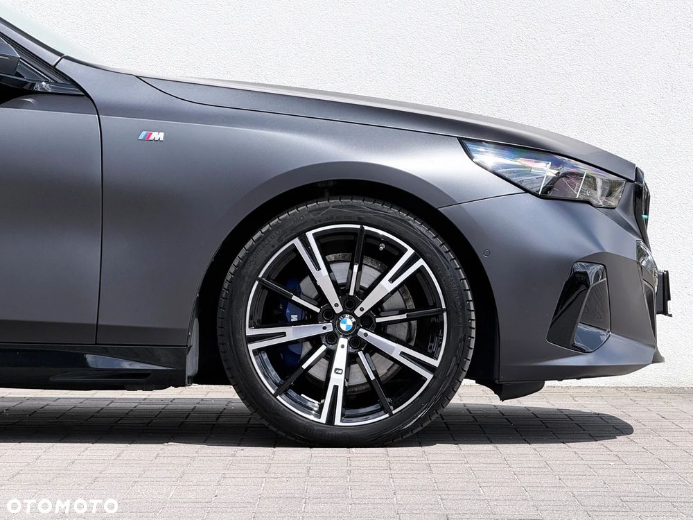BMW Seria 5 520d xDrive - 13