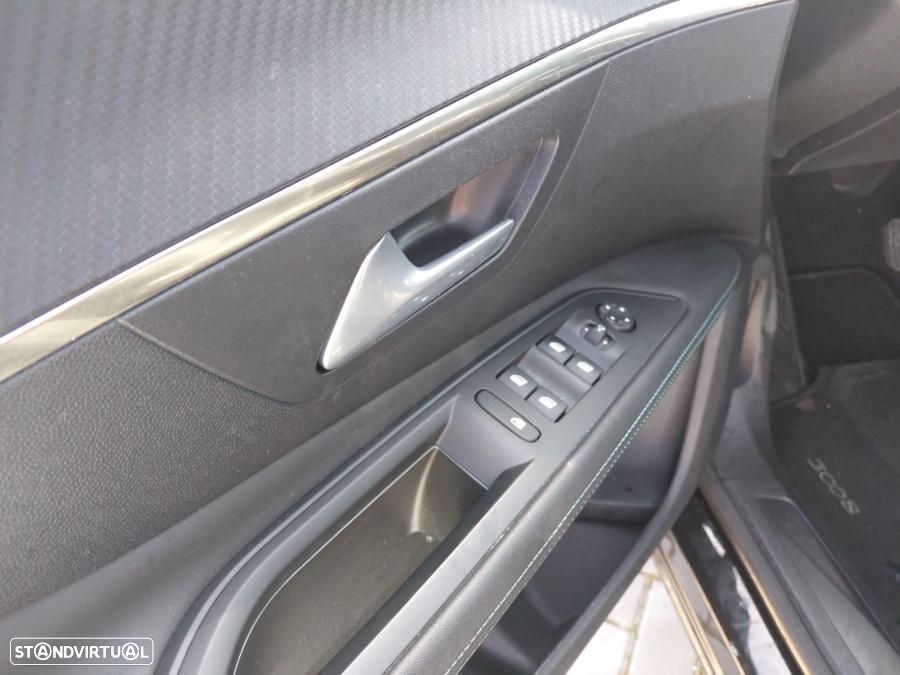 Peugeot 3008 1.6 Hybrid Allure Pack e-EAT8 - 5