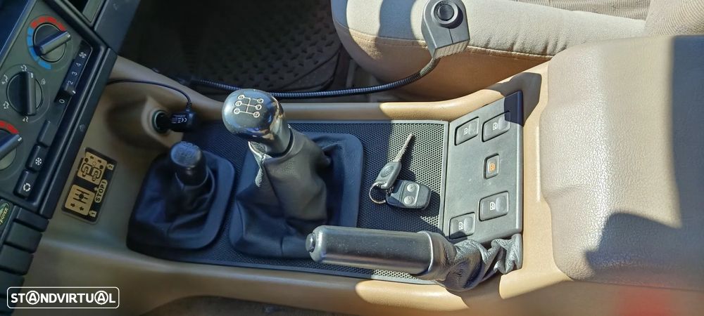 Land Rover Discovery 2.5 TDi - 13