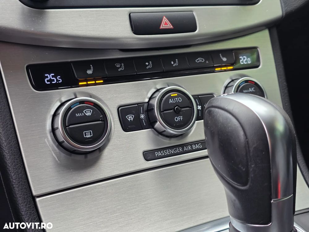 Volkswagen Passat Variant 2.0 TDI 4Motion DSG BlueMotion Tech Highline - 20