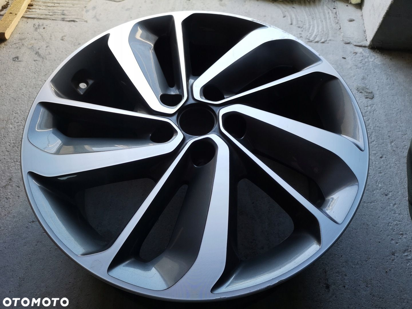 Felga aluminiowa Kia Niro 18 cali - 2