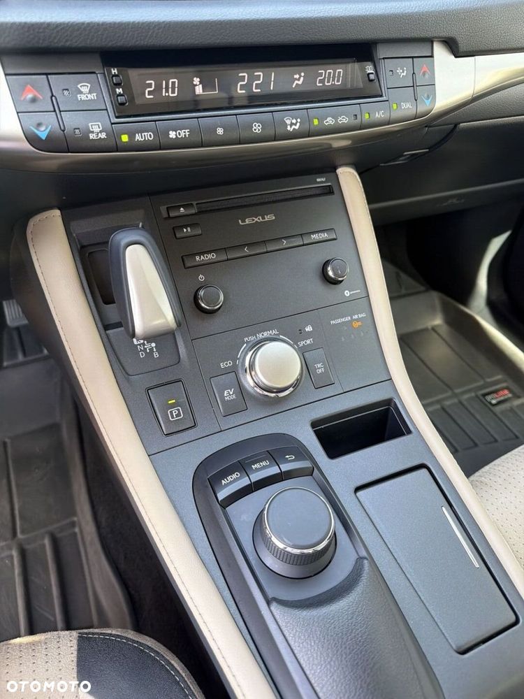 Lexus CT - 14