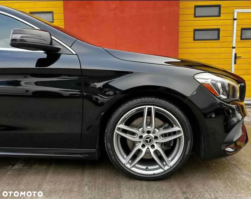 Mercedes-Benz CLA 250 4Matic 7G-DCT AMG Line - 3