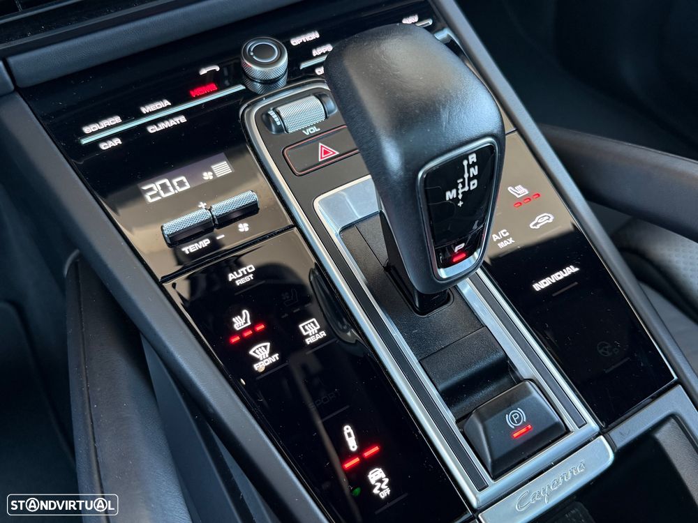 Porsche Cayenne - 27