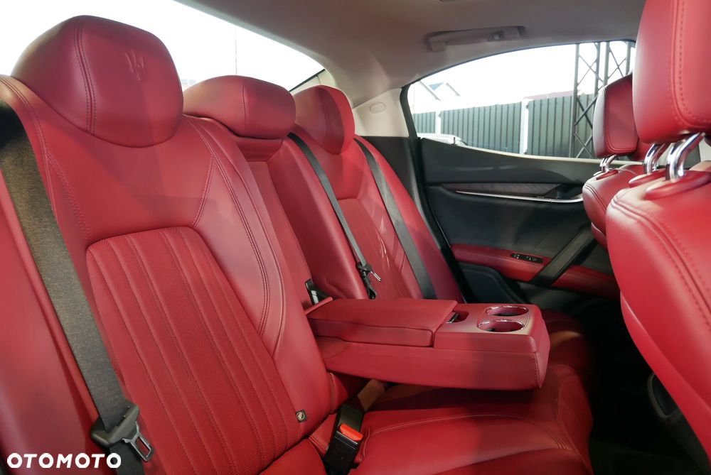 Maserati Ghibli S - 15