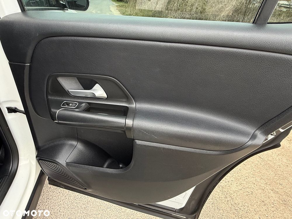 Mercedes-Benz GLB 200 d Progressive 8G-DCT - 13