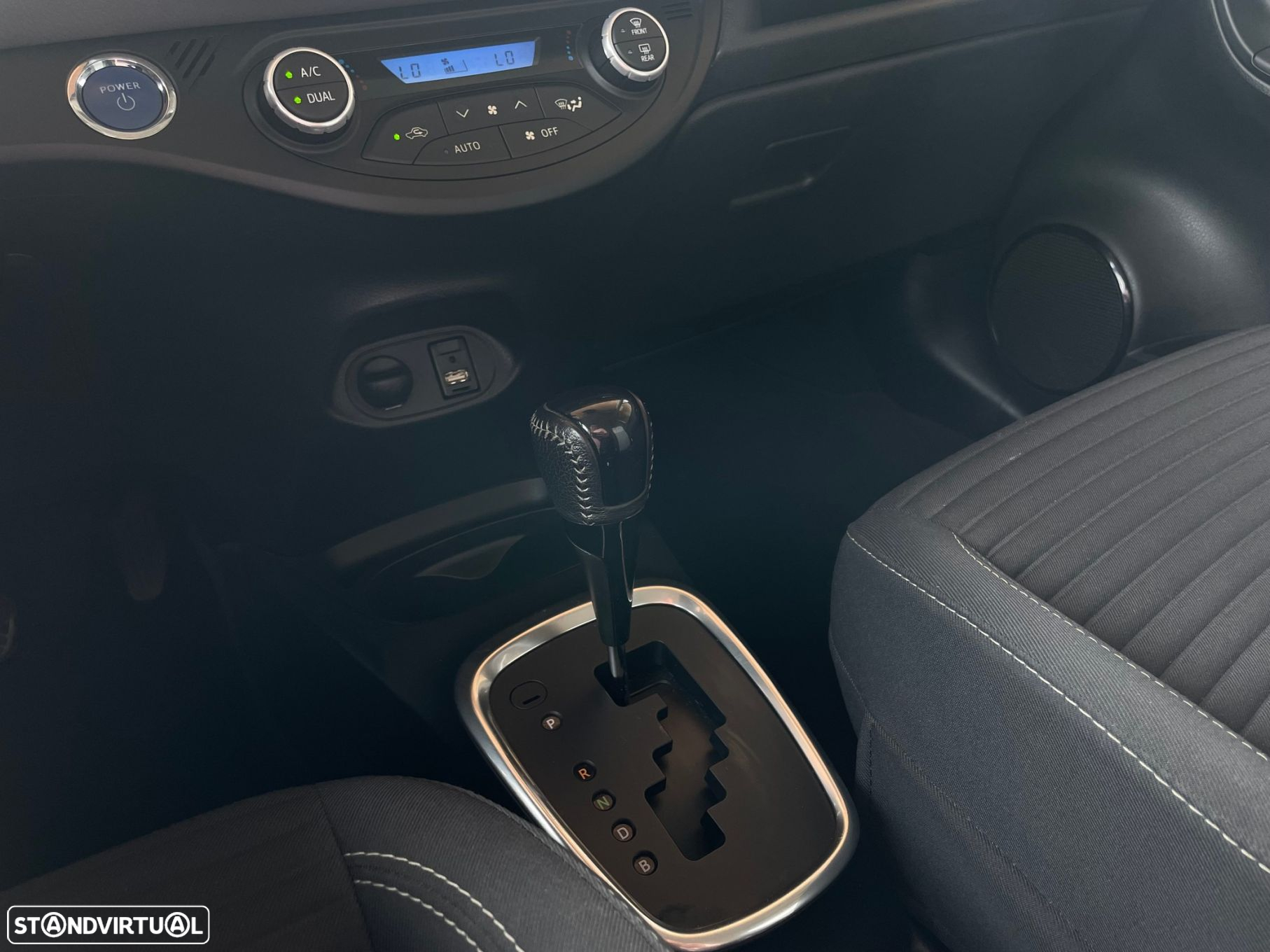 Toyota Yaris 1.5 HSD Comfort - 19