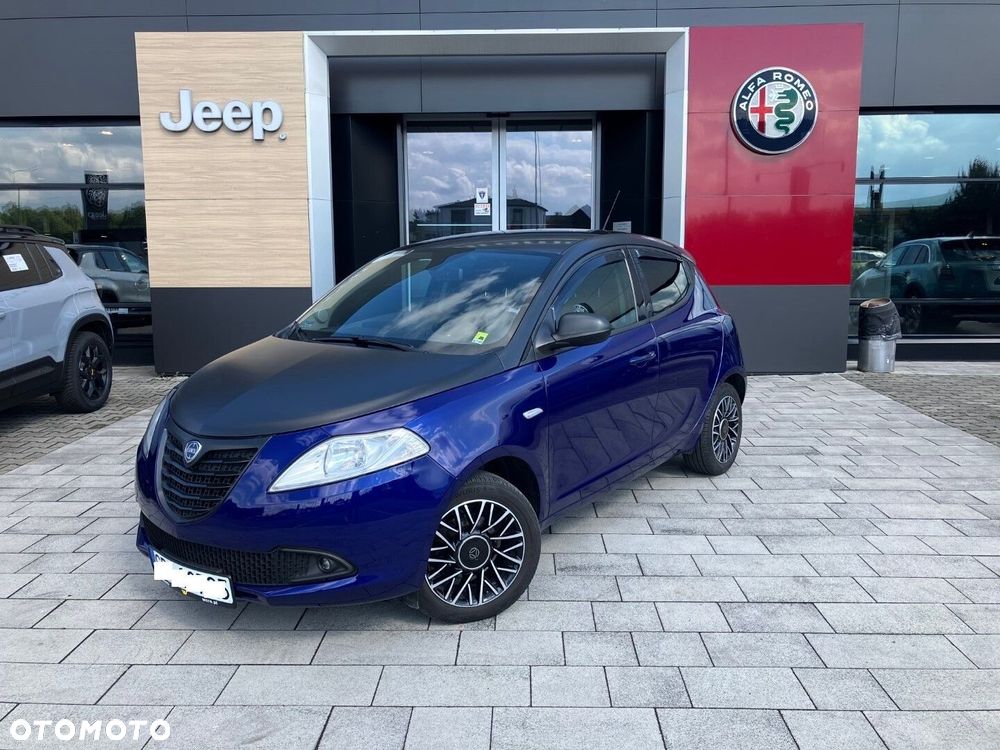 Lancia Ypsilon 1.2 8V Momo S&S - 1