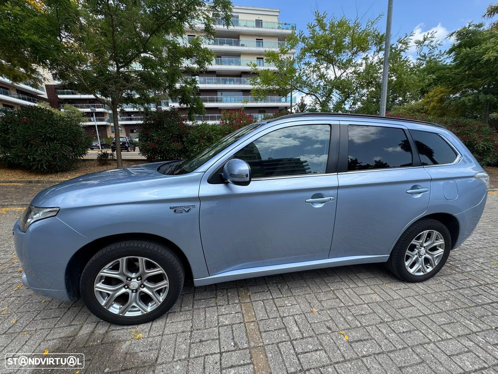 Mitsubishi Outlander 2.0 PHEV Instyle Navi - 8