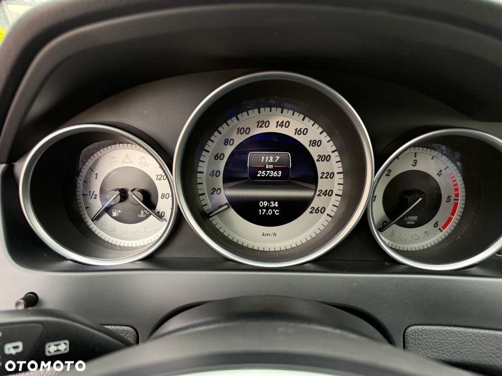 Mercedes-Benz Klasa C 180 CDI Avantgarde Edition - 35