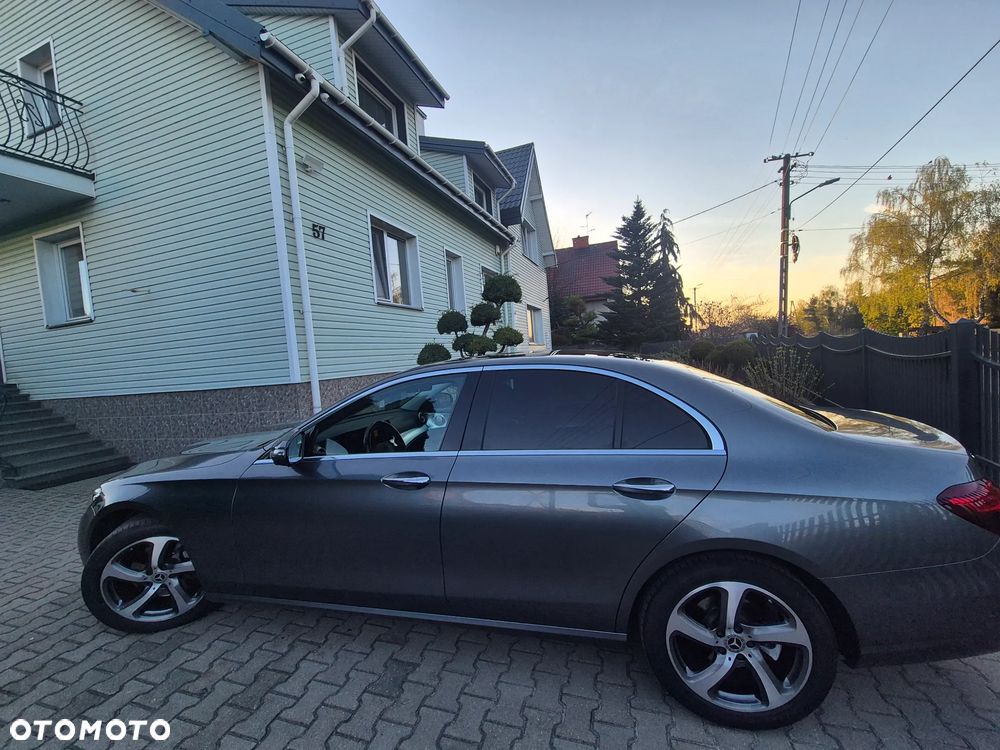 Mercedes-Benz Klasa E 200 4-Matic - 3