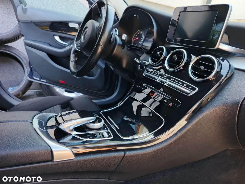 Mercedes-Benz Klasa C 220 d 4-Matic 7G-TRONIC - 3