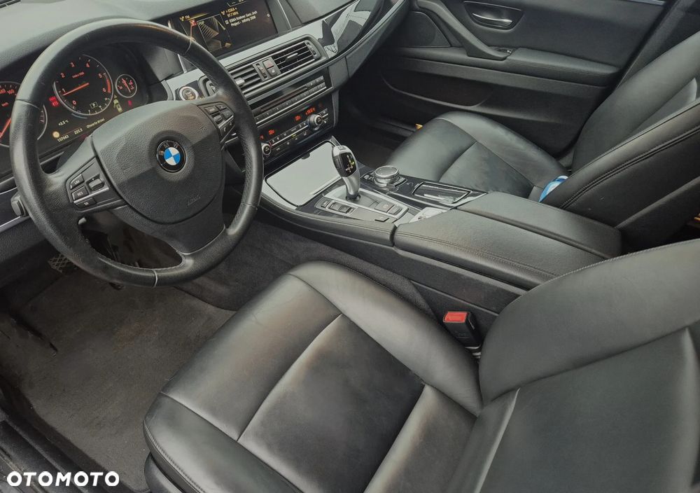 BMW Seria 5 525d - 10