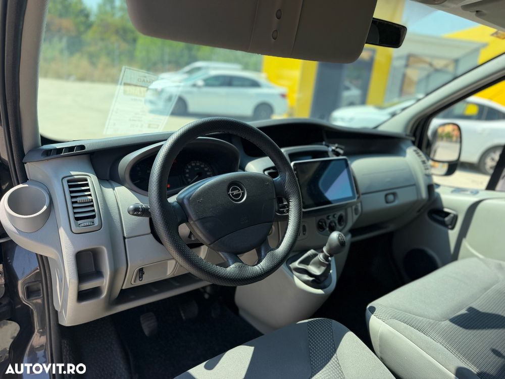 Opel Vivaro - 8