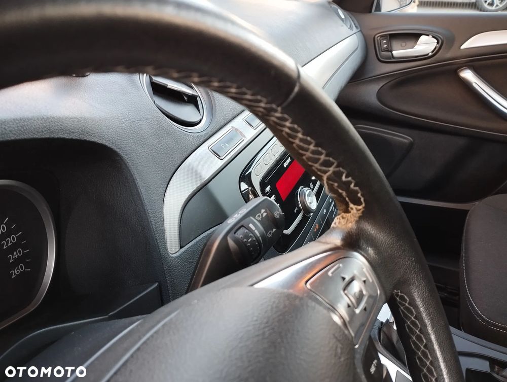 Ford Galaxy 2.0 TDCi Trend - 13