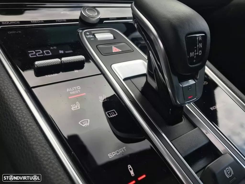Porsche Panamera 4 S - 22