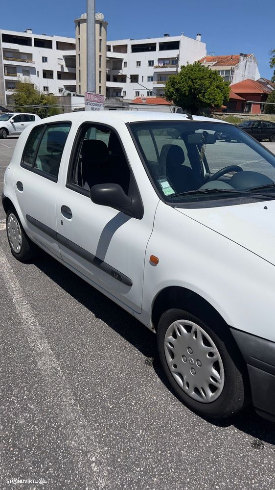 Renault Clio 1.2 RT - 3