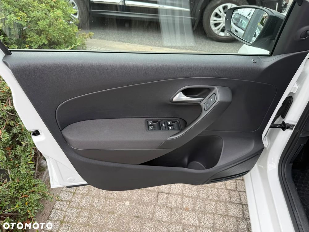 Volkswagen Polo - 13
