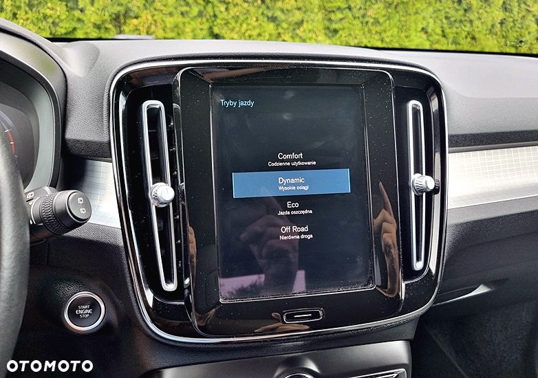 Volvo XC 40 B4 B DKG Ultimate Dark - 31