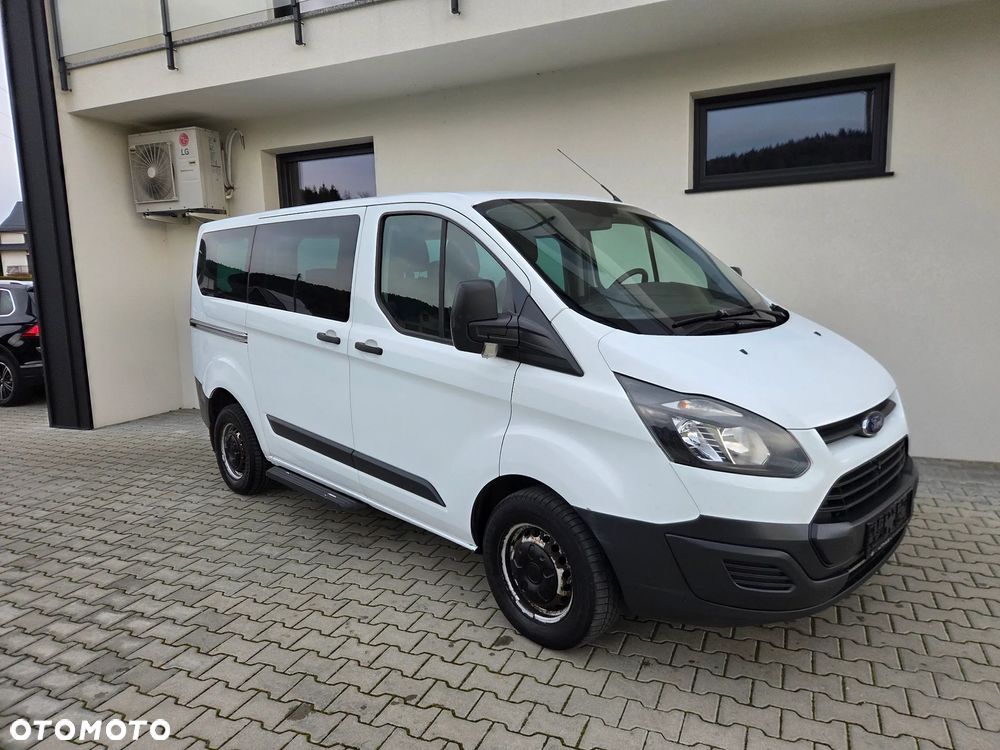 Ford Custom - 5