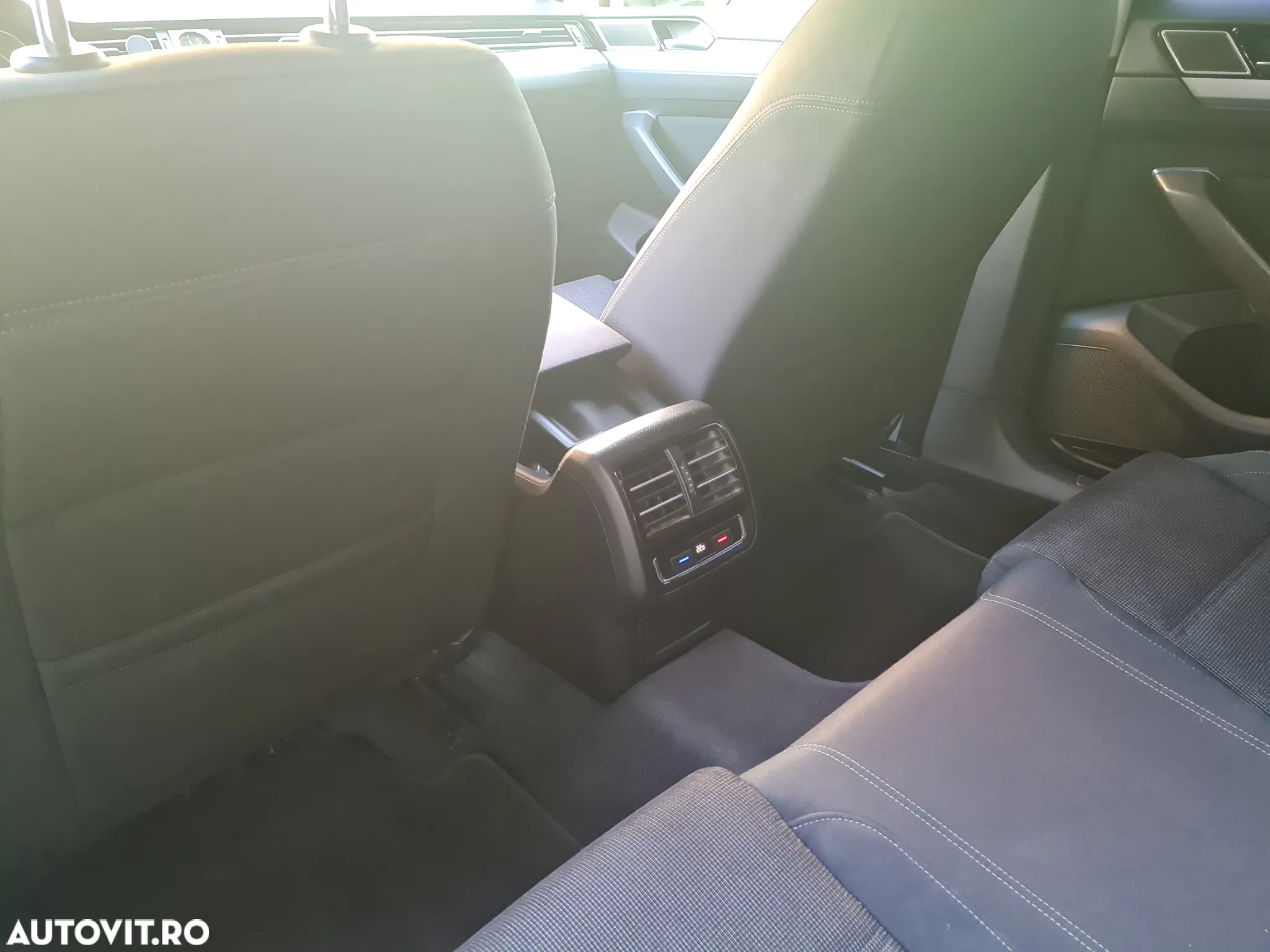 Volkswagen Passat - 10