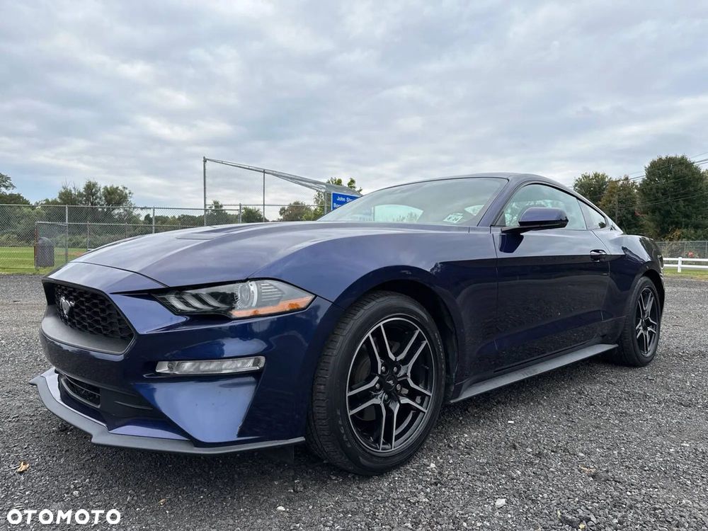 Ford Mustang - 1
