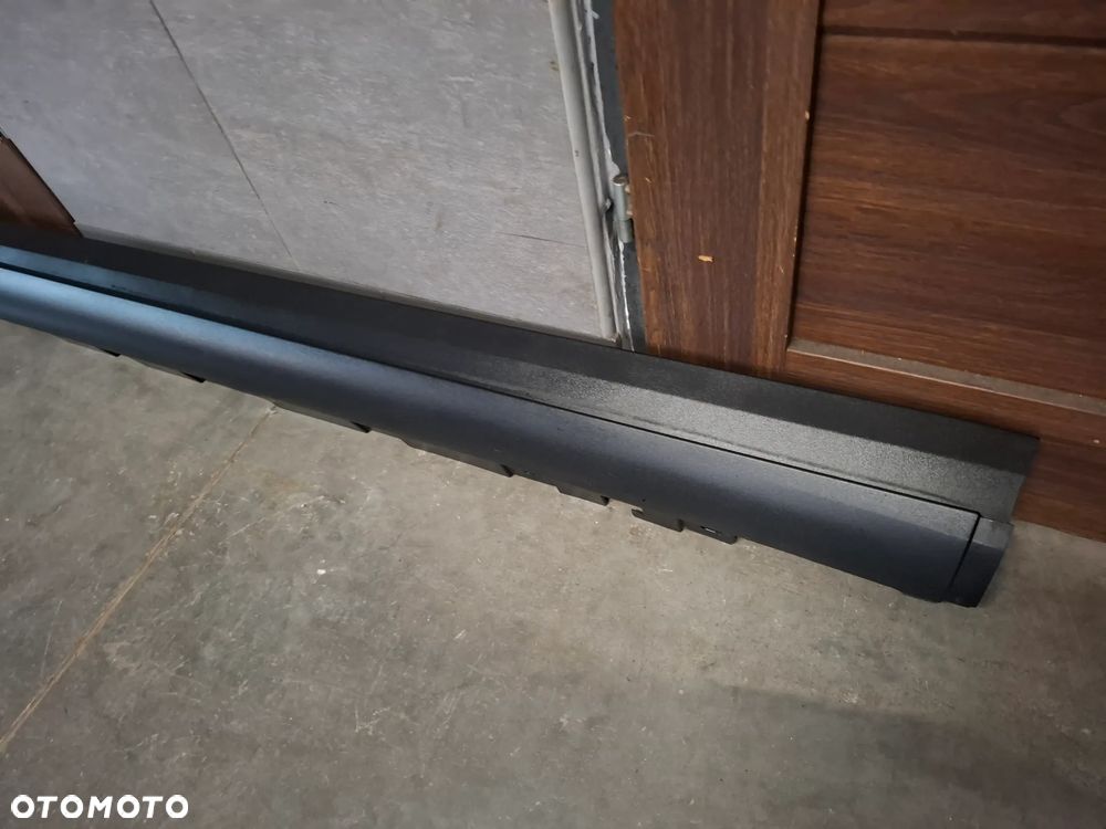 Nakładka progowa prawa prawy bok BMW X3 2013 rok F25 M-pakiet nr 7210080 kolor 354 - 2