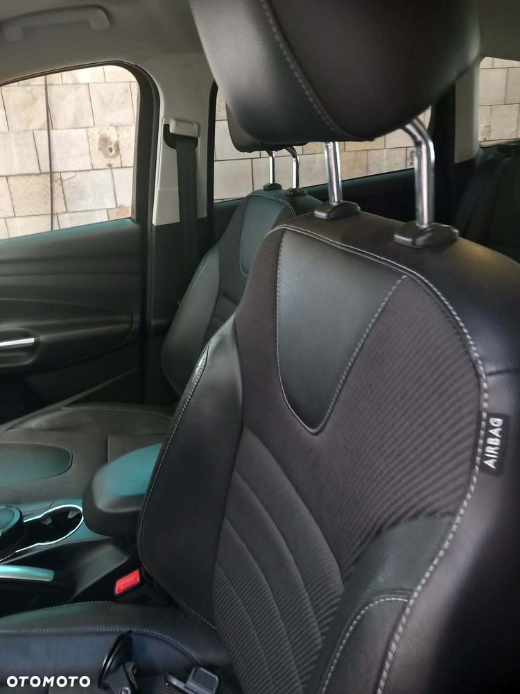 Ford Kuga 2.0 TDCi 2x4 Titanium - 8