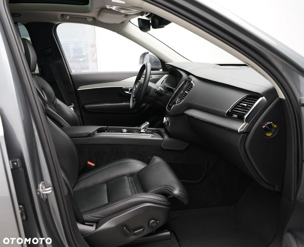 Volvo XC 90 - 23