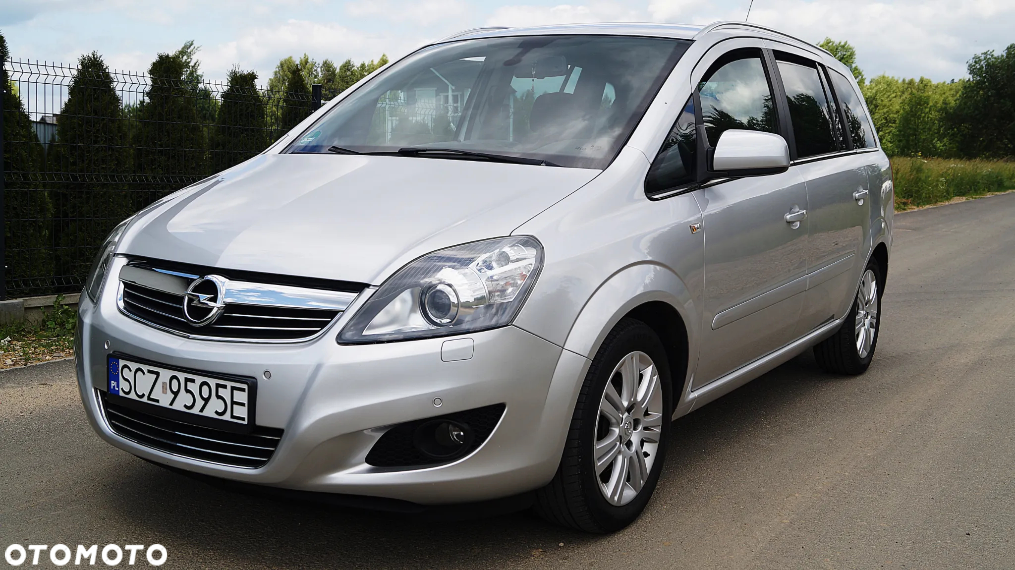 Opel Zafira - 2