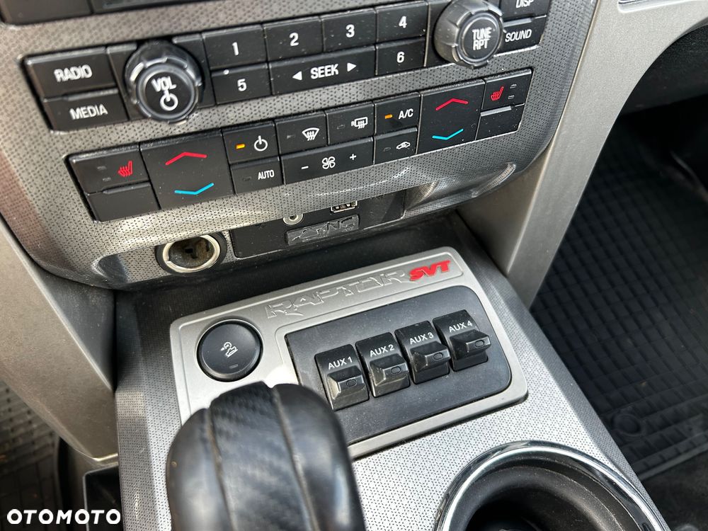 Ford Inny - 13