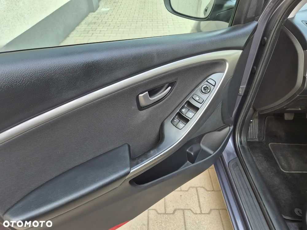 Hyundai i30 1.4 Passion - 14