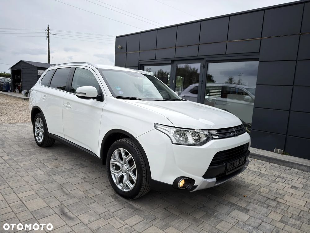 Mitsubishi Outlander Instyle NAVI + - 13