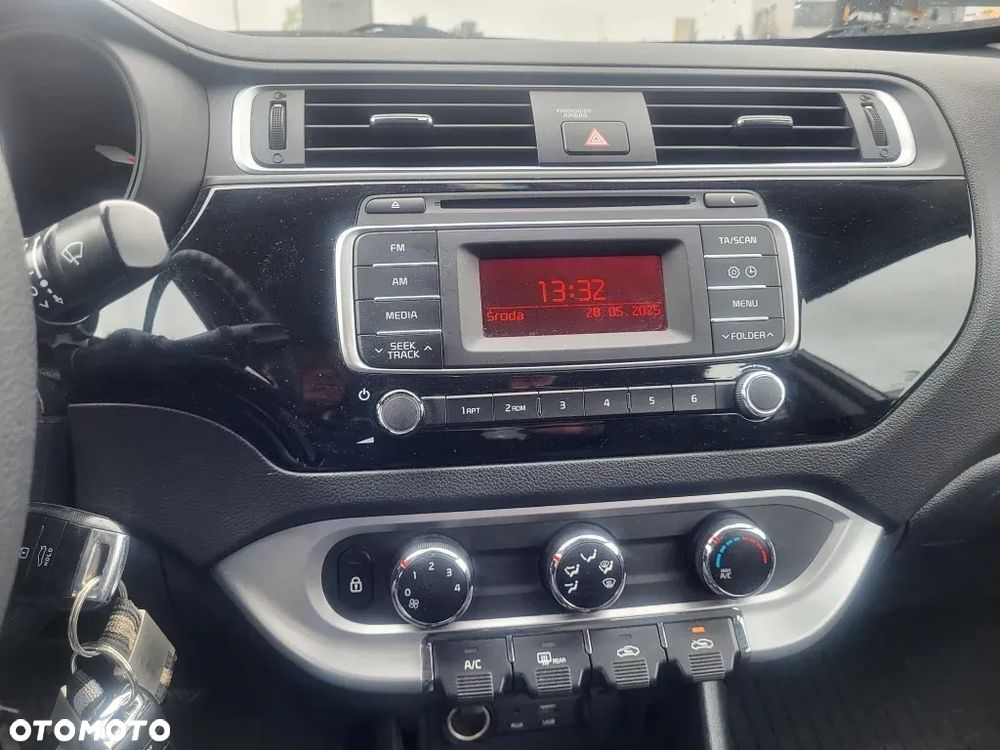 Kia Rio 1.4 M - 5