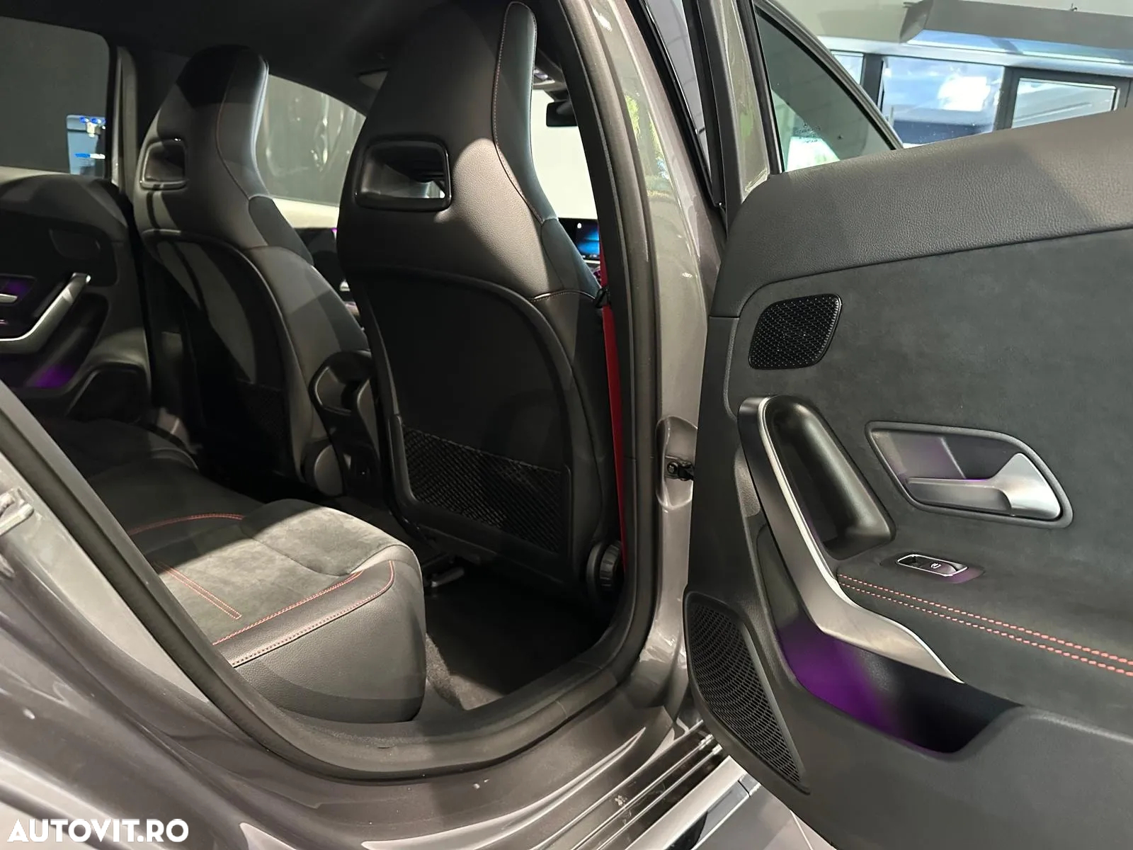 Mercedes-Benz A AMG 35 4MATIC MHEV 8G-DCT - 12