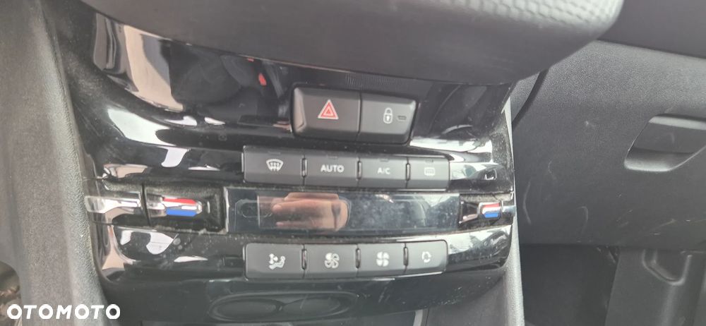 Peugeot 208 1.2 PureTech Access - 27