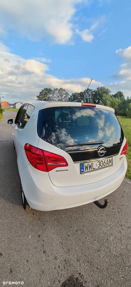 Opel Meriva 1.4 T Essentia S&S - 8