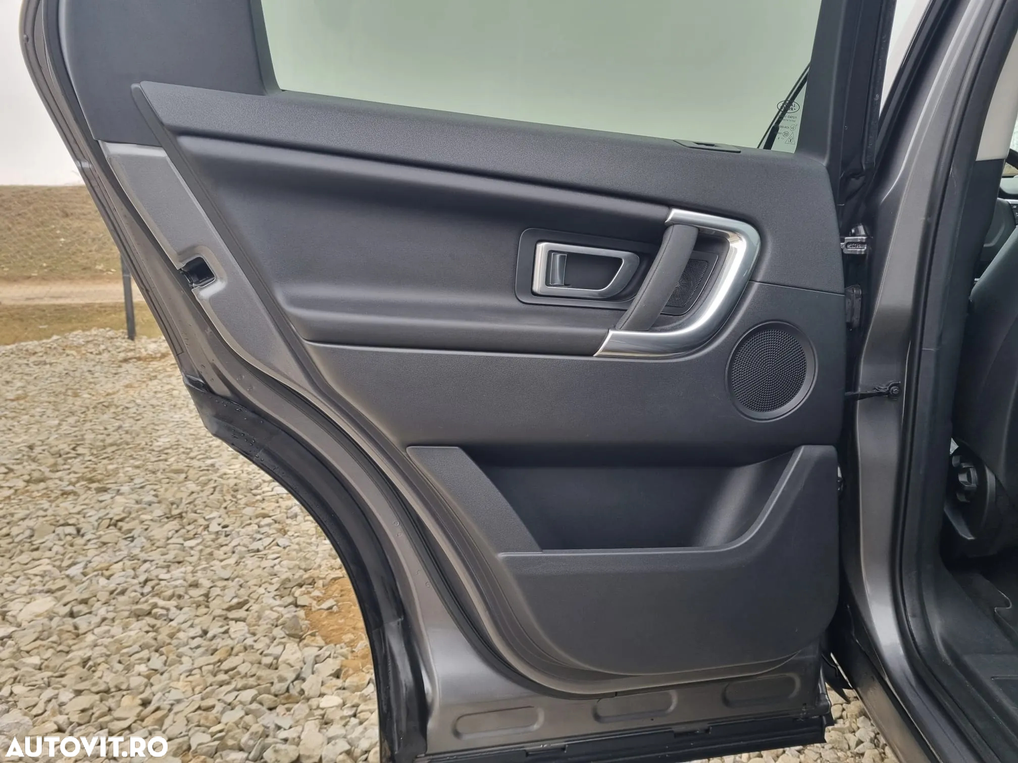 Land Rover Discovery Sport 2.0 D180 R-Dynamic MHEV SE - 35