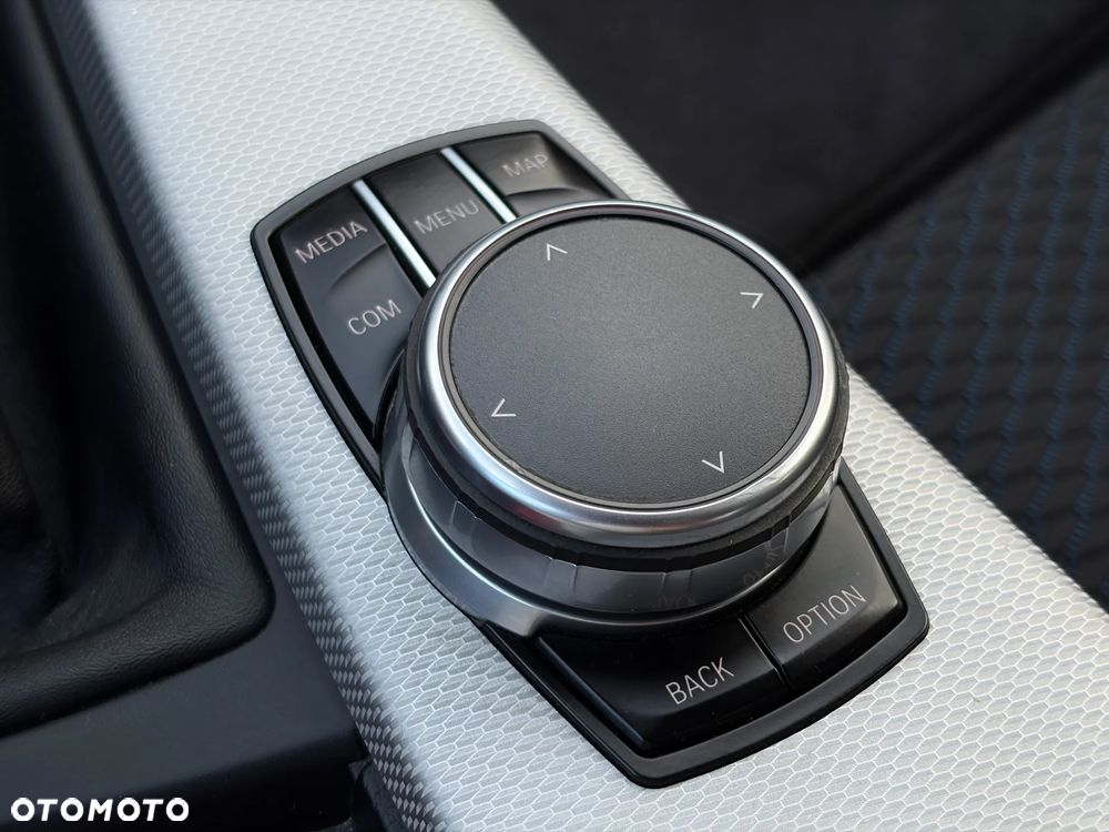 BMW Seria 3 318d M Sport - 36