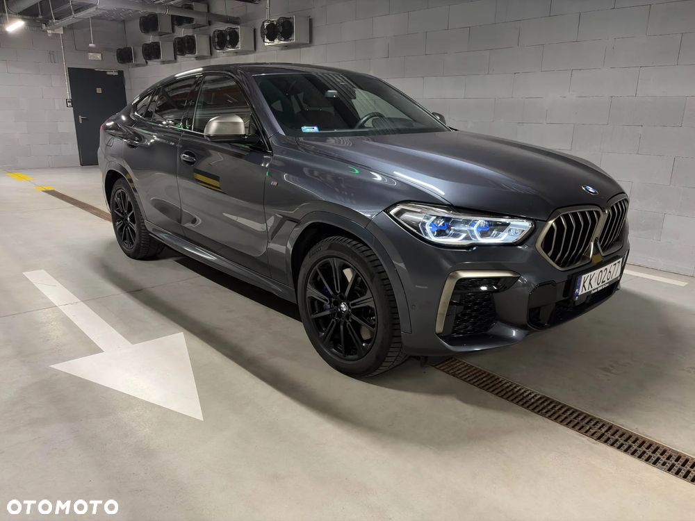 BMW X6 M50i - 1