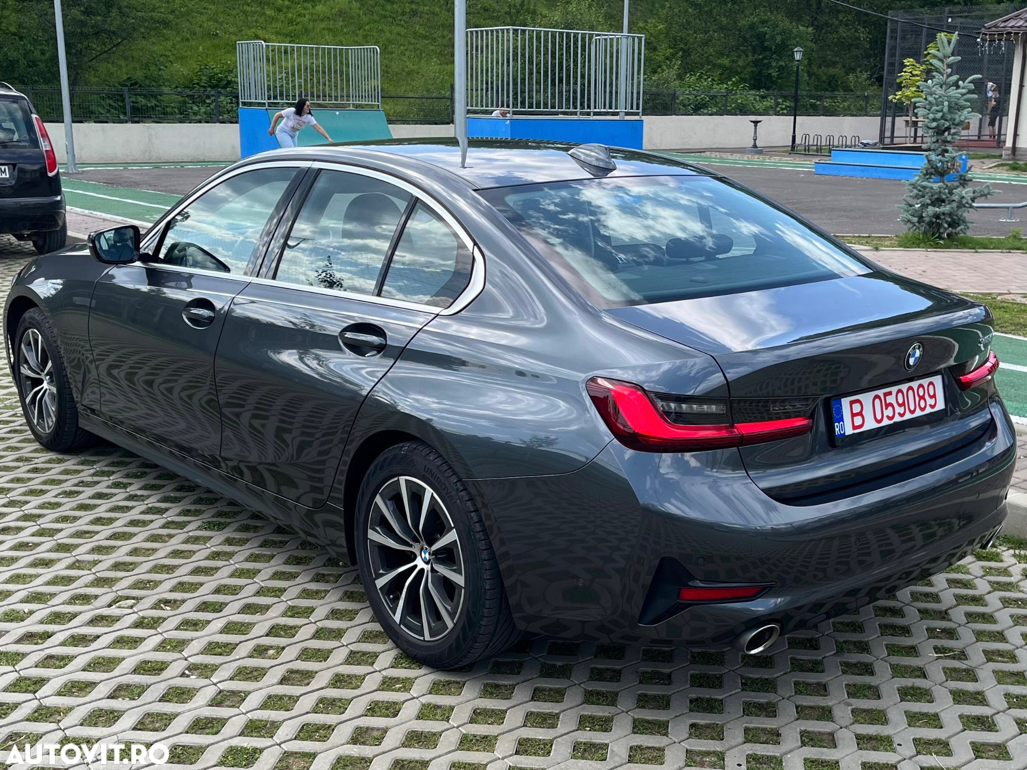 BMW Seria 3 318i AT - 9