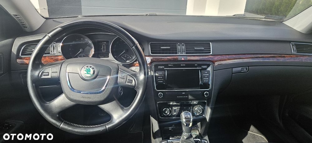 Skoda Superb 2.0 TDI Platinum - 10
