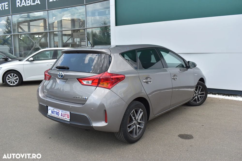Toyota Auris 1.8 L VVT-i Luna - 9