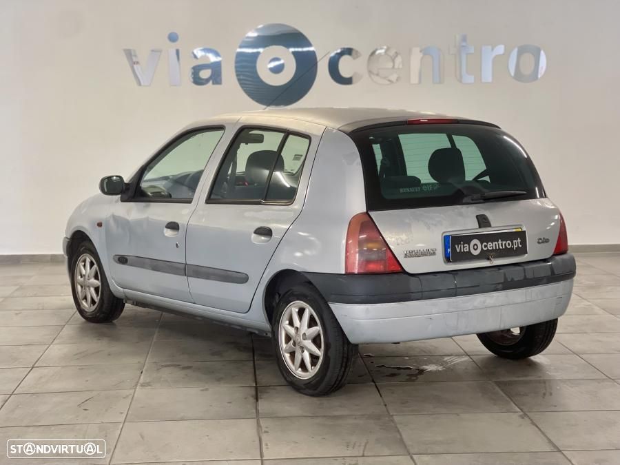 Renault Clio 1.2 RXE - 4