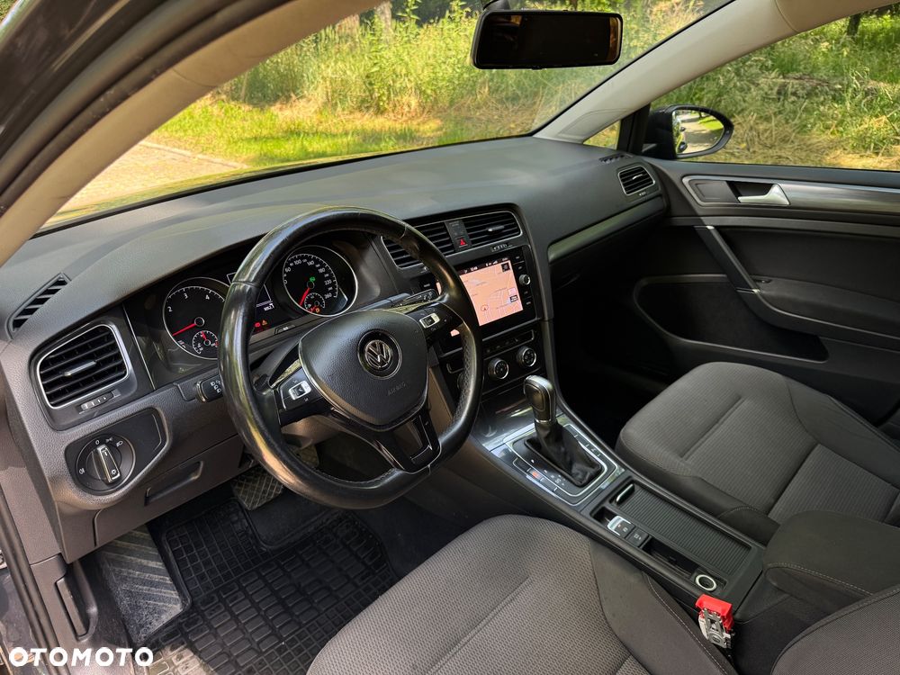 Volkswagen Golf - 18