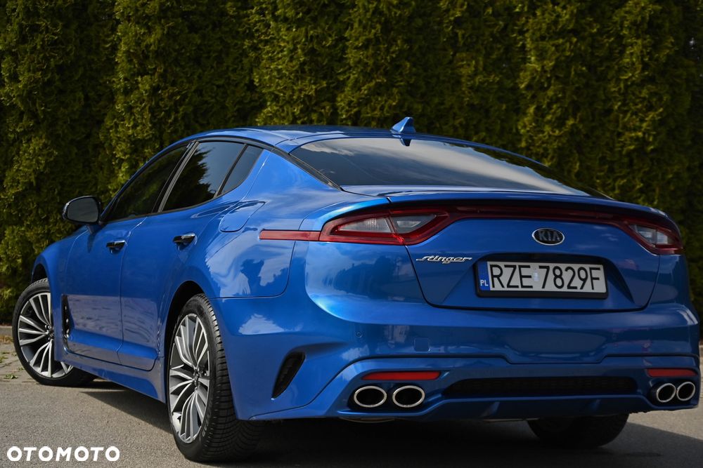 Kia Stinger - 10