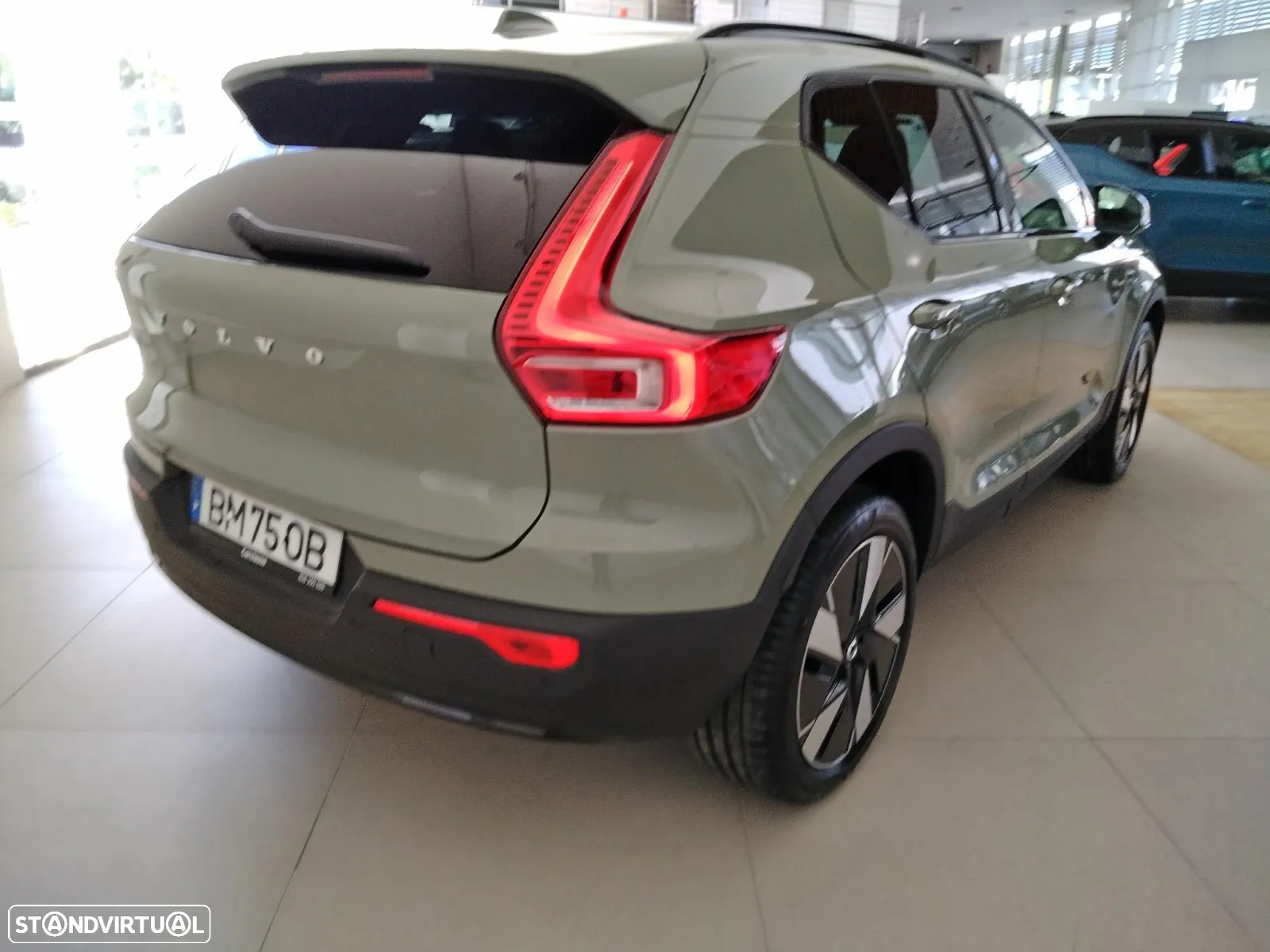 Volvo EX40 82 kWh Single Motor Extended Range Plus - 14