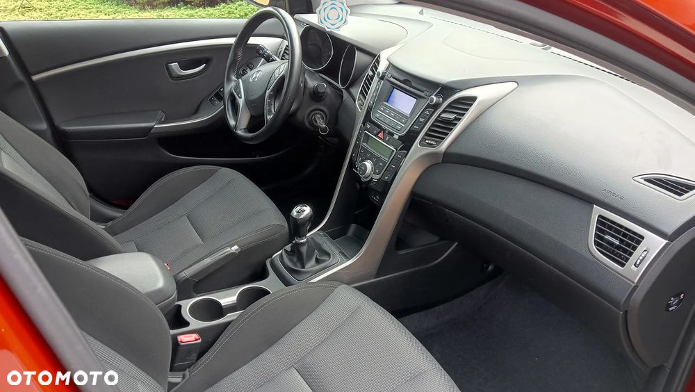 Hyundai i30 blue 1.6 GDI Trend - 12