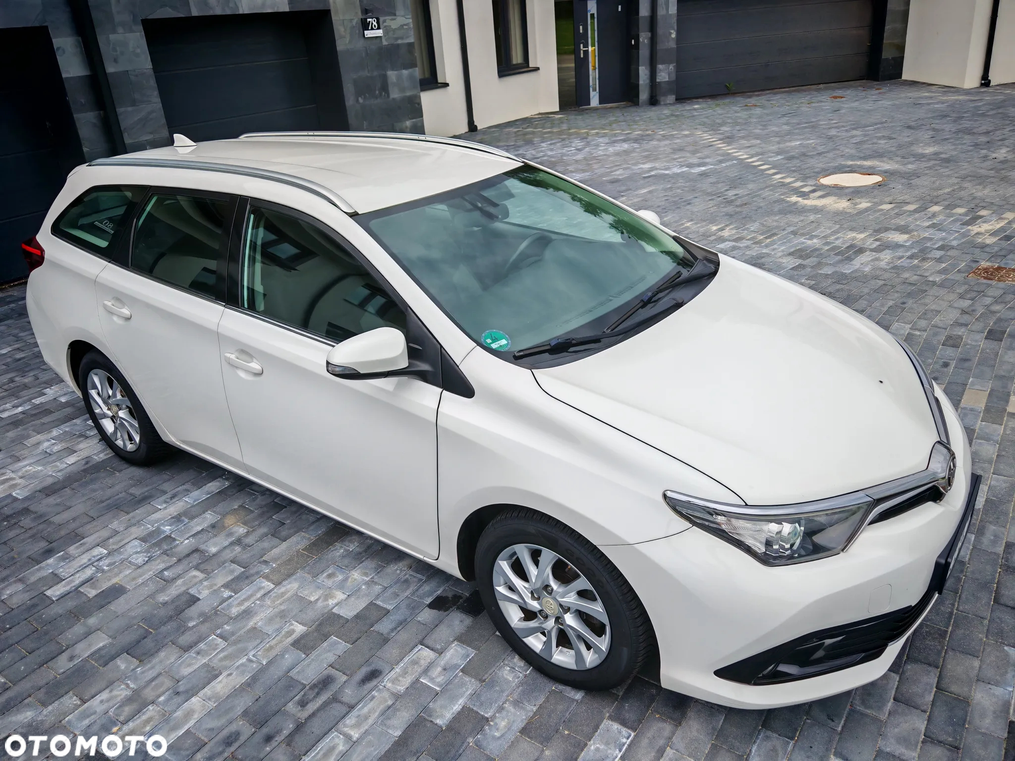 Toyota Auris 1.6 D-4D Premium - 20