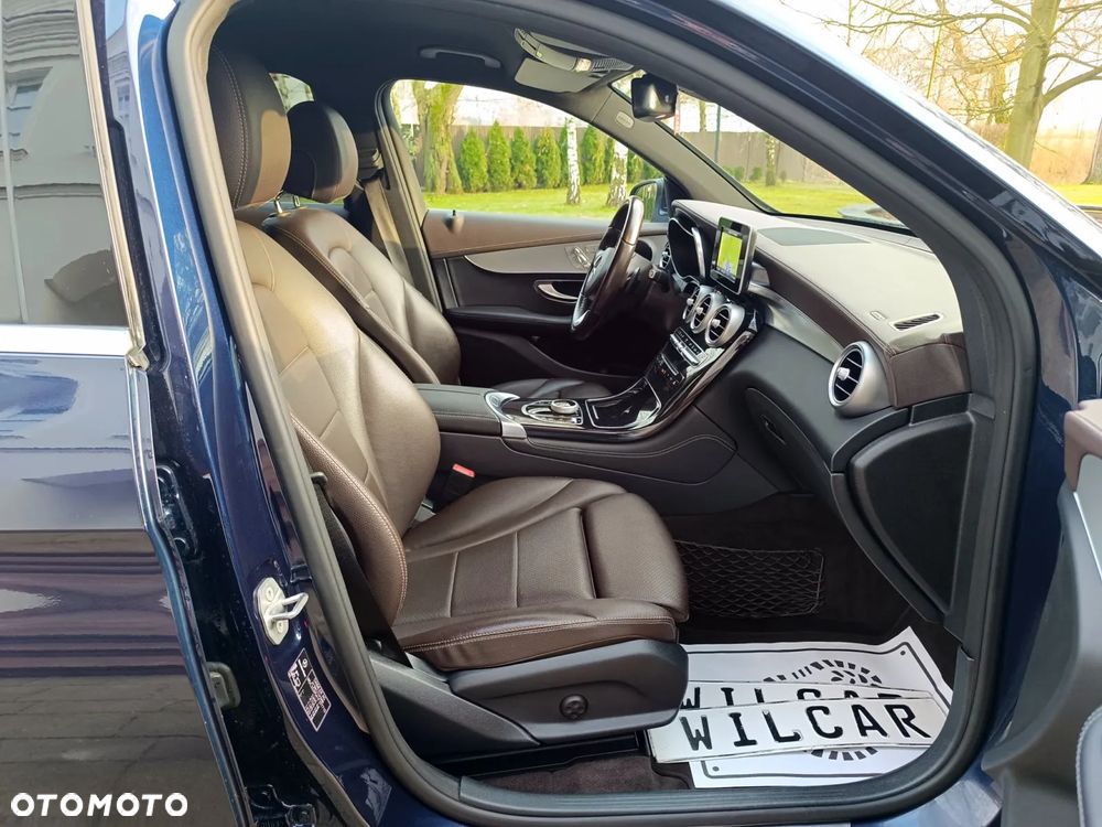 Mercedes-Benz GLC - 32
